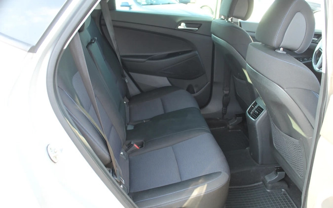 Hyundai Tucson cena 59500 przebieg: 152000, rok produkcji 2015 z Ostrowiec Świętokrzyski małe 211